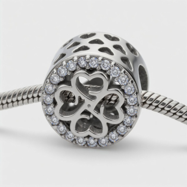 Charms koniczynka z cyrkoniami